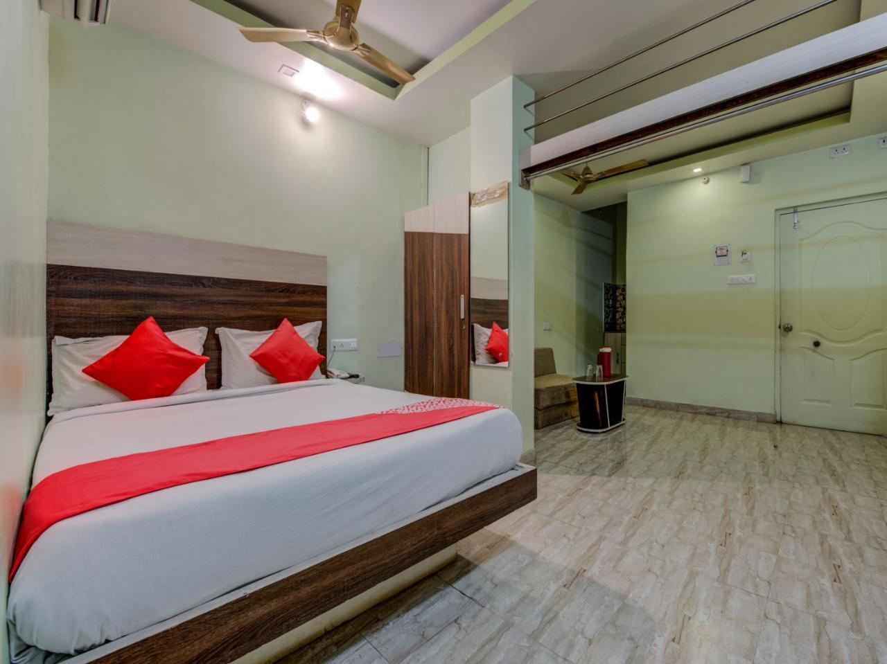 Oyo 18873 Hotel Comfort Deoghar Esterno foto